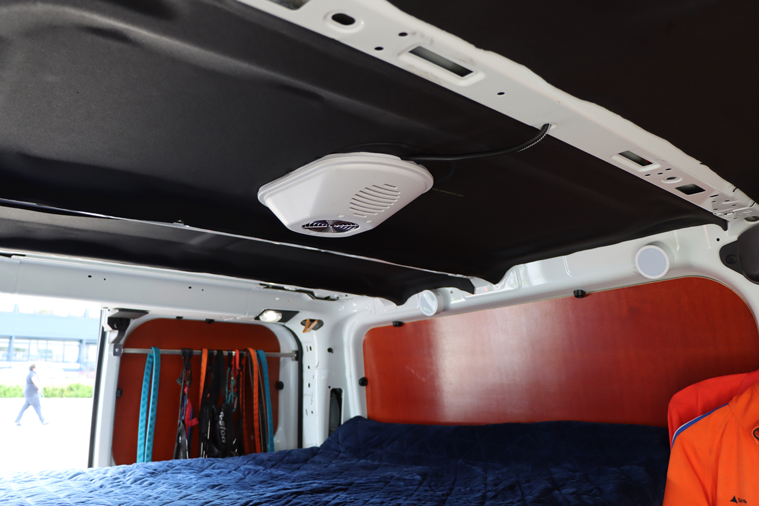 Easy Aero dakventilator bestelwagen hondensport
