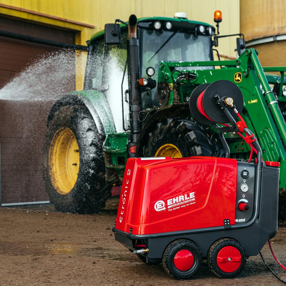 Hot water high-pressure cleaners