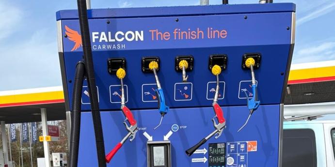 Meer service voor Falcon Carwash met de MultiTerminal